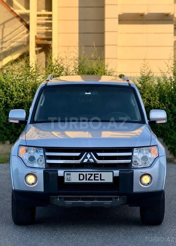 Mitsubishi Pajero-9