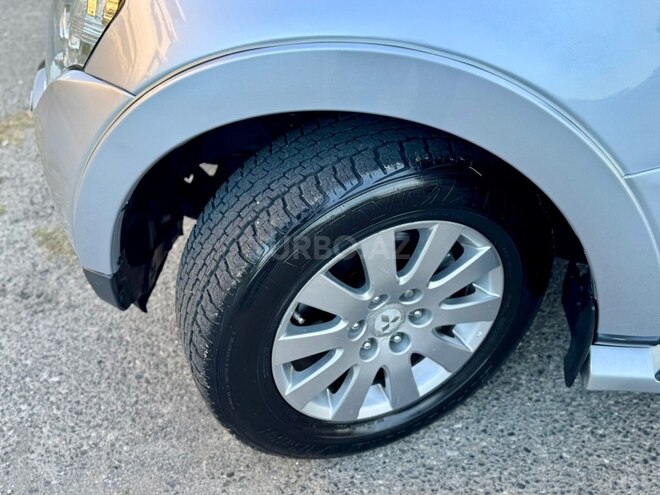 Mitsubishi Pajero-21
