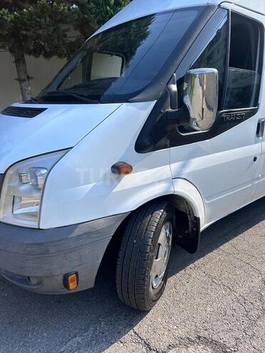 Ford Transit-3