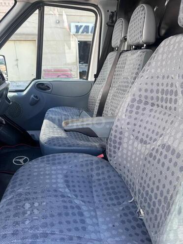 Ford Transit-8