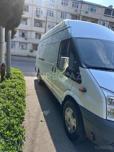 Ford Transit-5