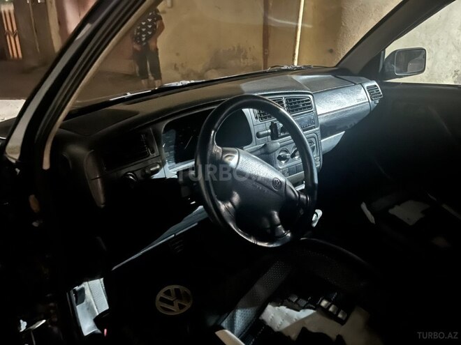 Volkswagen Golf-2