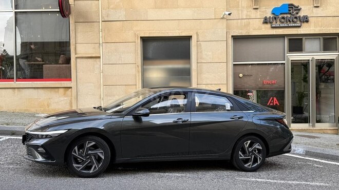 Hyundai Elantra-2