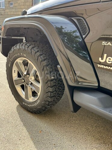 Jeep Wrangler-21