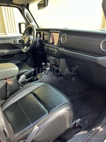 Jeep Wrangler-11