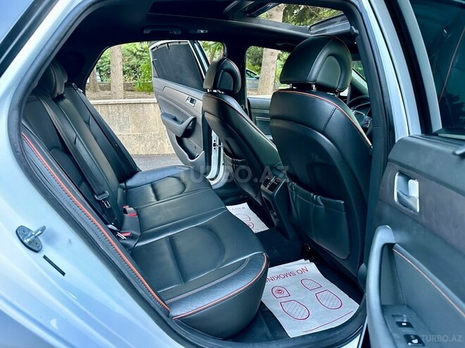 Hyundai Sonata-14