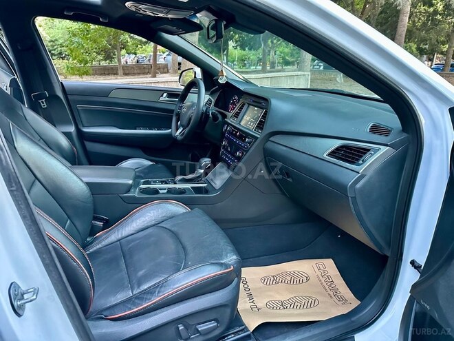 Hyundai Sonata-11