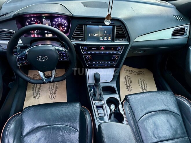 Hyundai Sonata-15