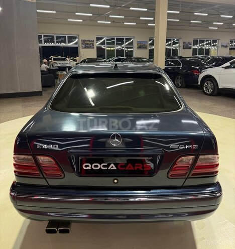Mercedes E 240-10