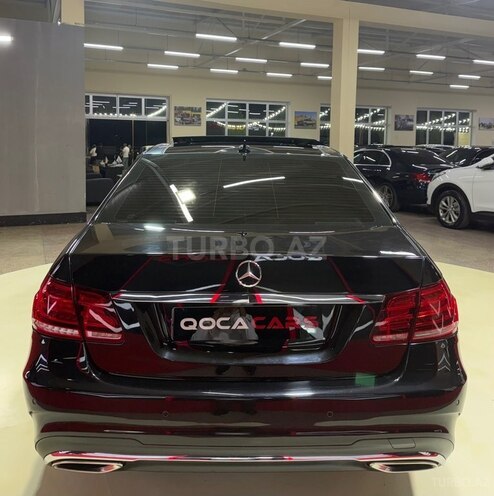 Mercedes E 250-11