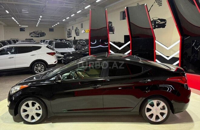 Hyundai Elantra-6