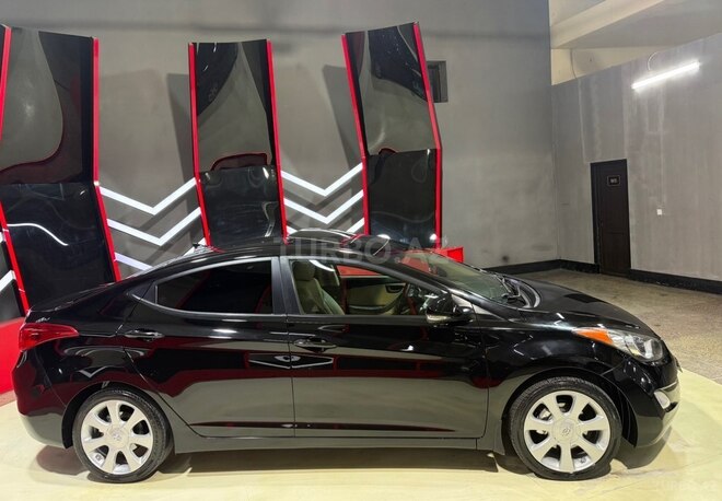 Hyundai Elantra-5