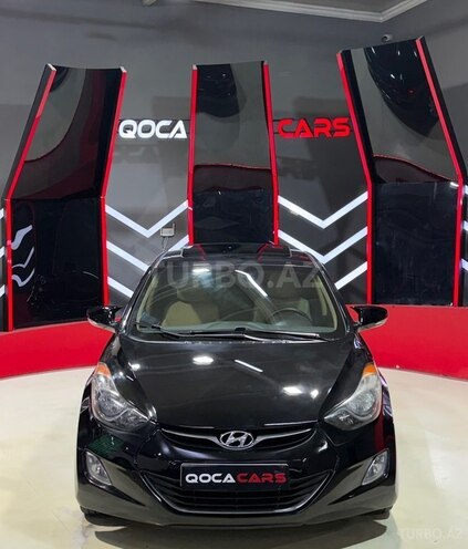 Hyundai Elantra-4