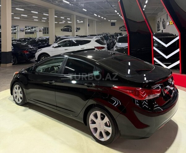 Hyundai Elantra-7