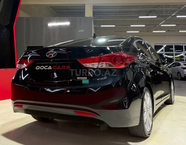 Hyundai Elantra-9