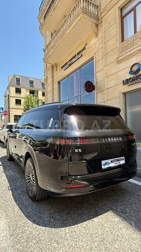 Lynk & Co 900-4