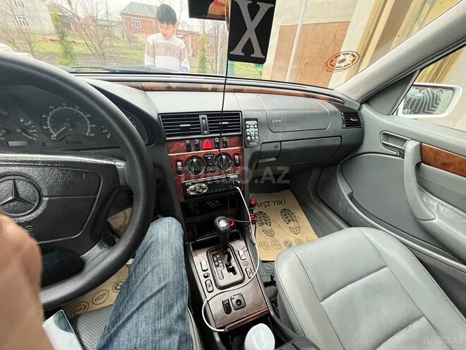 Mercedes C 230-6