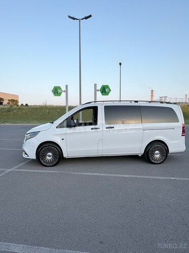 Mercedes Metris-3