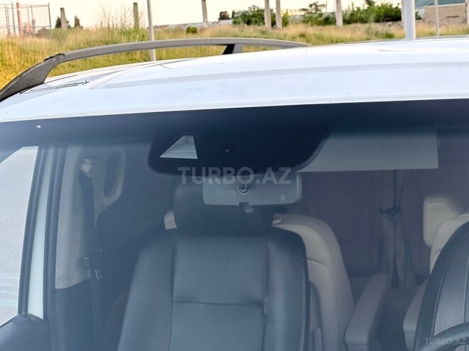 Mercedes Metris-12