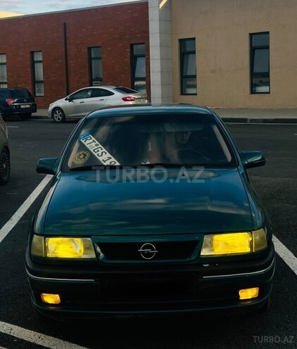 Opel Vectra-4