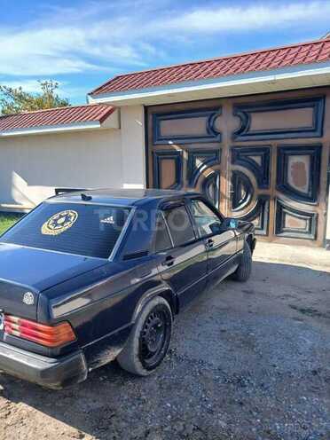 Mercedes 190-5
