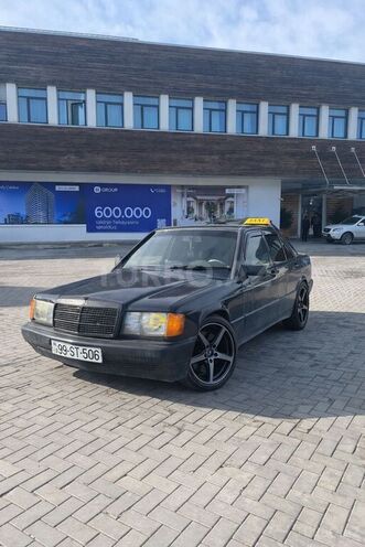 Mercedes 190-1