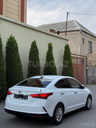 Hyundai Accent-8