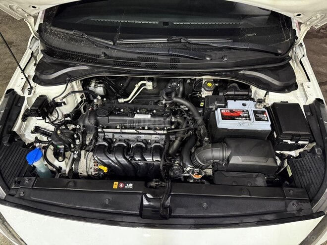 Hyundai Accent-10