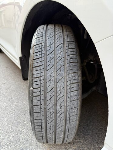 Hyundai Accent-19