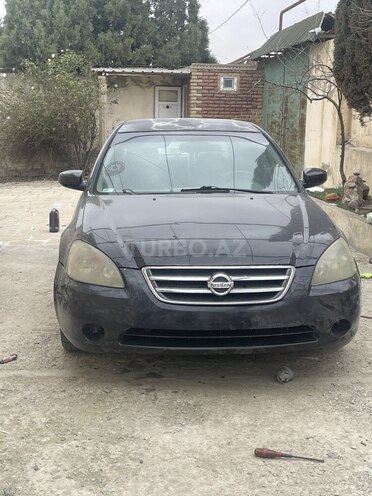 Nissan Altima-1