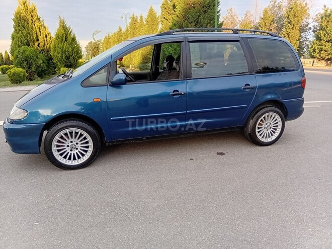 Volkswagen Sharan-6