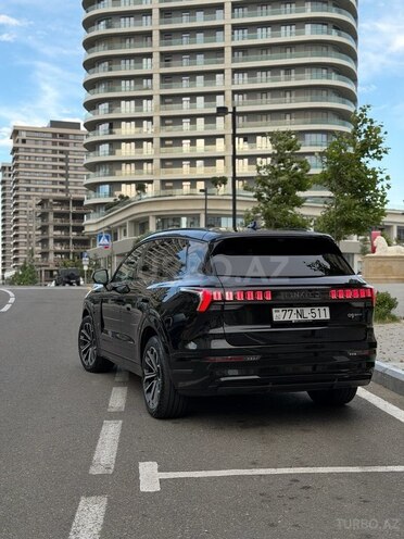 Lynk & Co 09-7