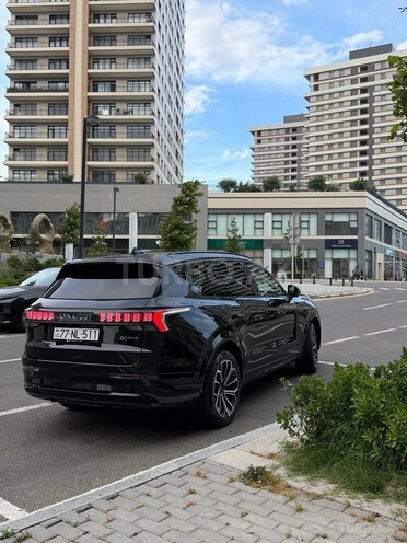 Lynk & Co 09-6