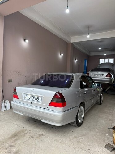 Mercedes C 180-4