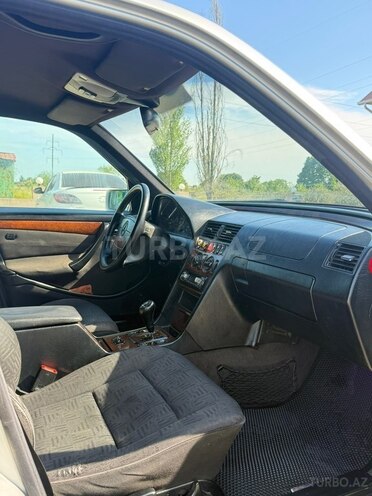 Mercedes C 180-7