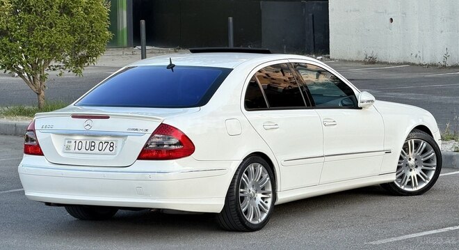 Mercedes E 320-9