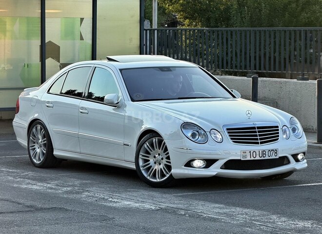 Mercedes E 320-1