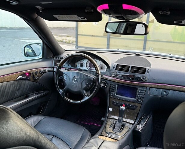 Mercedes E 320-16