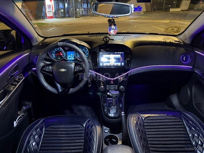 Chevrolet Cruze-14