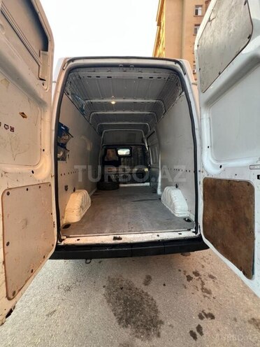 Ford Transit-10
