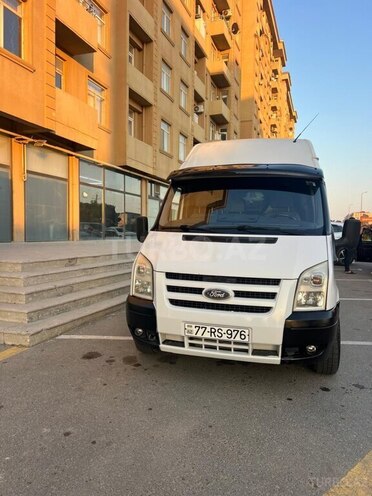 Ford Transit-11