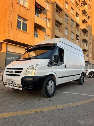Ford Transit-13