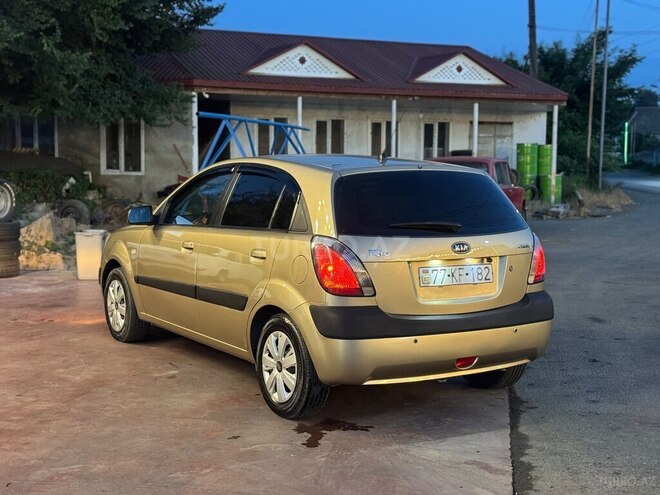 Kia Rio-7