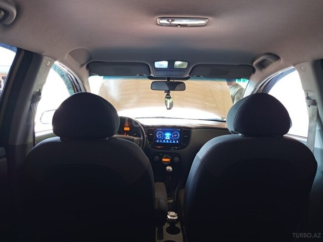 Kia Rio-11
