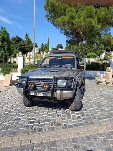 Mitsubishi Pajero-7