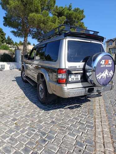 Mitsubishi Pajero-3