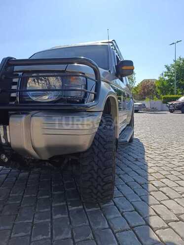 Mitsubishi Pajero-1