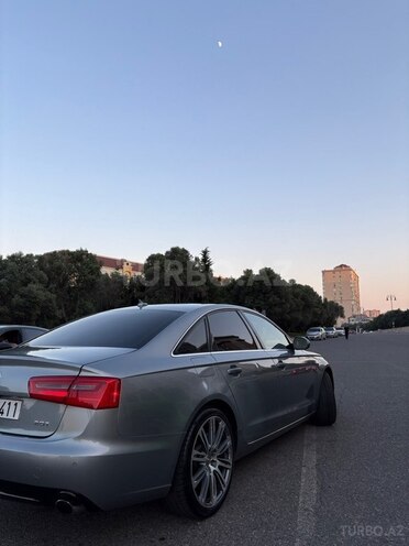 Audi A6-4