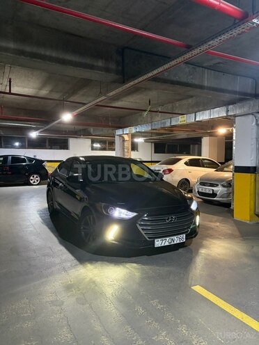 Hyundai Elantra-14
