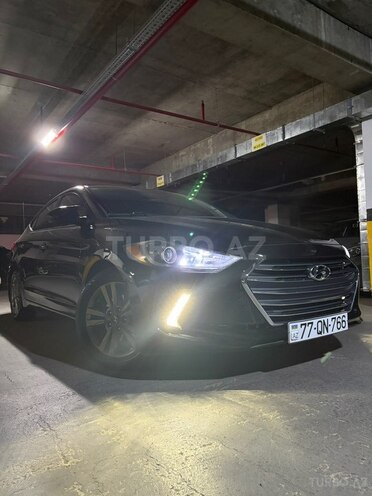 Hyundai Elantra-1